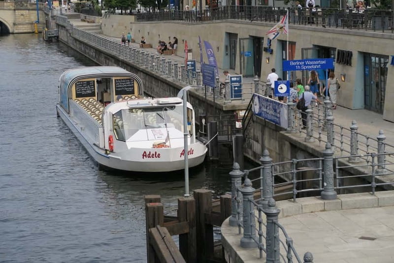 Berlin: Boat Sightseeing Cruise with Audioguide - Key points at a glance