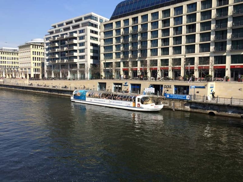 Berlin: Boat Sightseeing Cruise with Audioguide - Why seeing Berlin from the Spree works