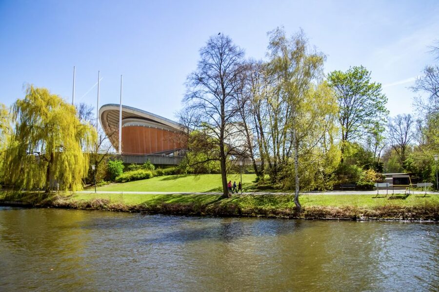 Berlin: Boat Tour Along the River Spree - Charlottenburg Palace and the long western stretch