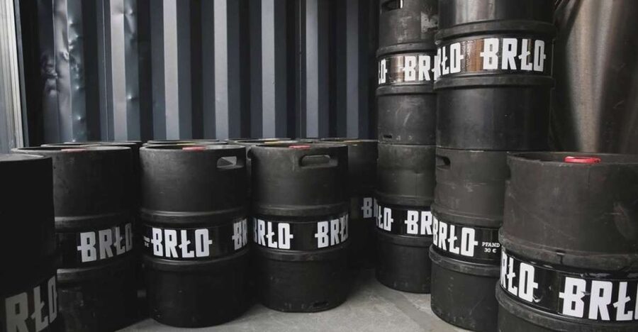 Berlin: BRLO BRWHOUSE Tour and Craft Beer Tasting - Seeing the brewing process in a compact space