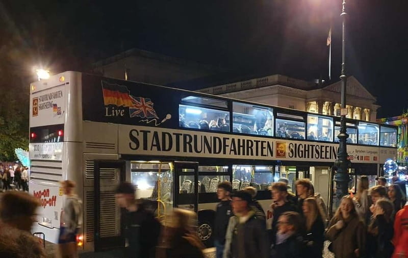 Berlin: Bus Tour by Night with Live Commentary - Hauptbahnhof and the government quarter