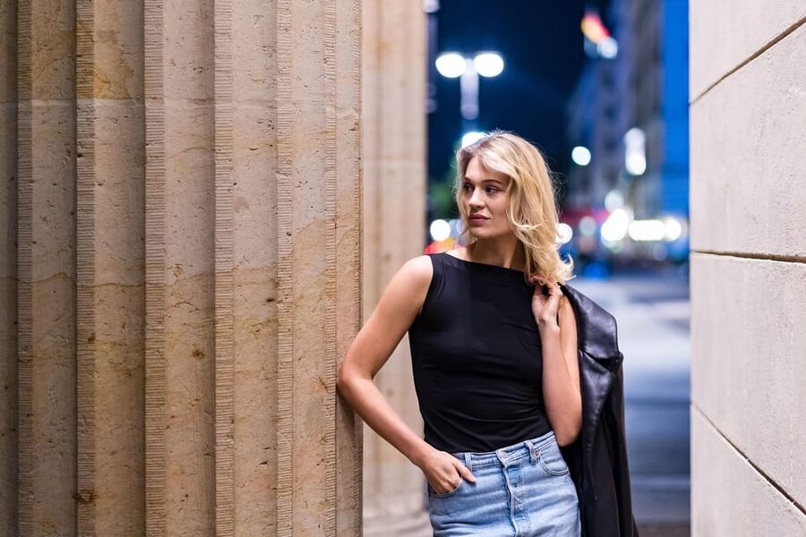 Berlin by Night: Private Photoshoot at Illuminated Cityscape - Ten minutes beneath the Brandenburg Gate