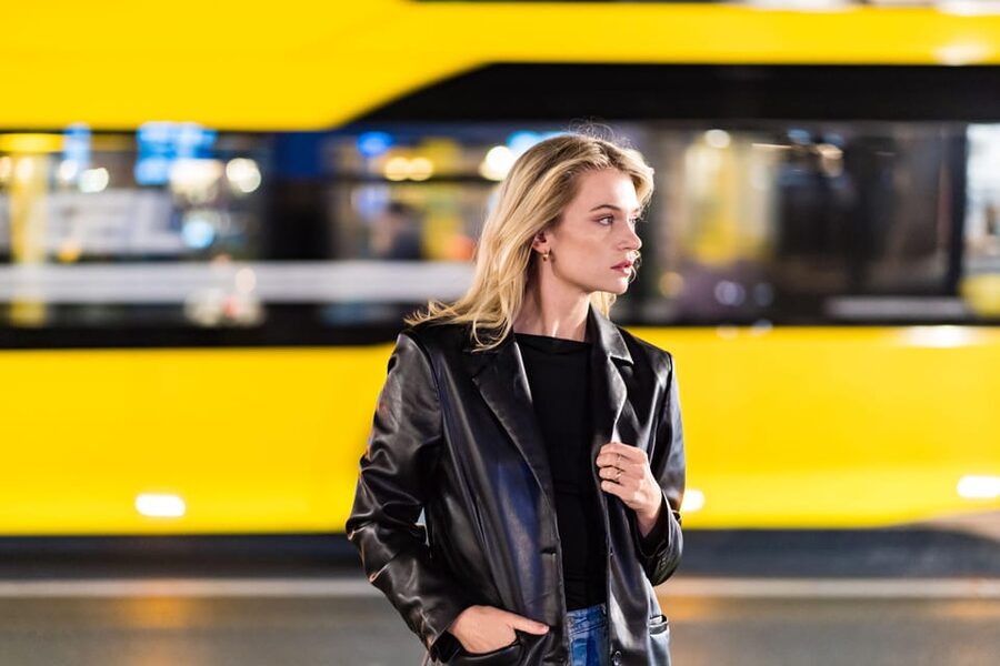 Berlin by Night: Private Photoshoot at Illuminated Cityscape - What the photography service includes