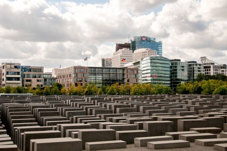 Berlin: City Sightseeing Hop-On Hop-Off Bus Tour - The government quarter, Tiergarten, and western Berlin
