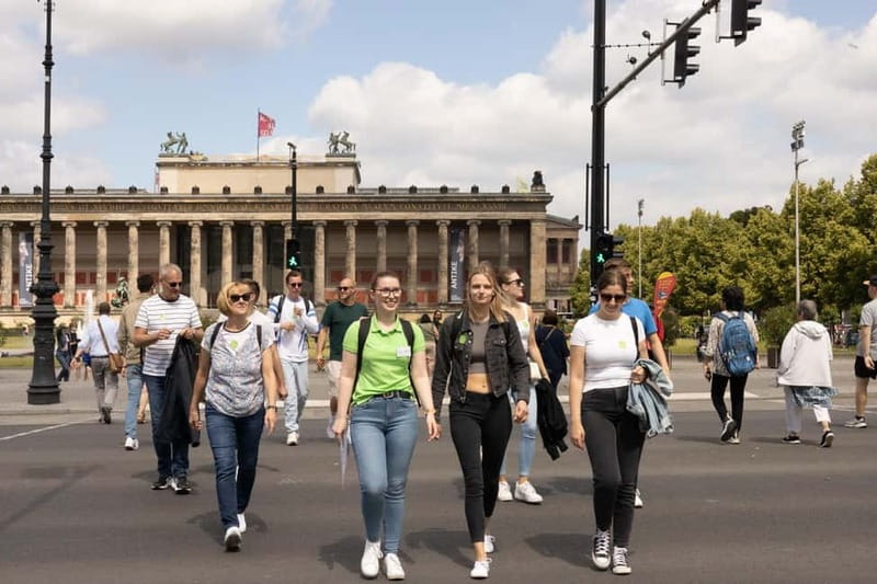 Berlin: City tour - Best of Berlin - Potsdamer Platz, where old Berlin meets new Berlin