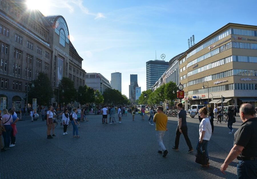 Berlin: City-West Walking Tour with a Real Berliner - Meeting at Wittenbergplatz and getting oriented