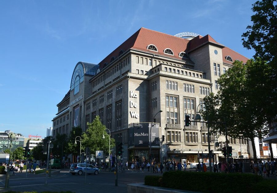 Berlin: City-West Walking Tour with a Real Berliner - Europa-Center and the visual language of West Berlin