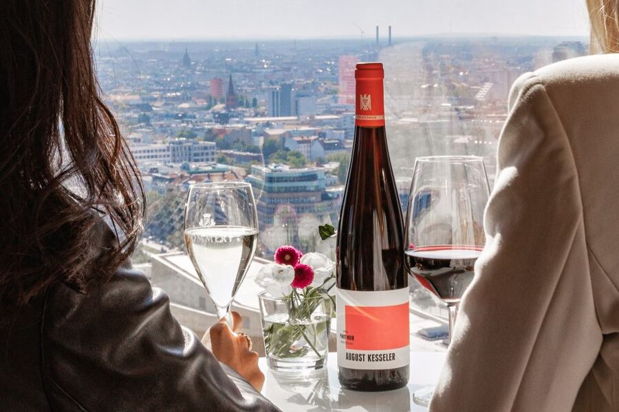 Berlin: Combo-Ticket for Panoramapunkt with Crémant at Café - The 20-second ride to the 24th floor
