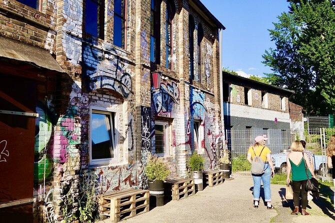 Berlin Craft Beer & Cultural Tour With Snack - What the guides add to the experience