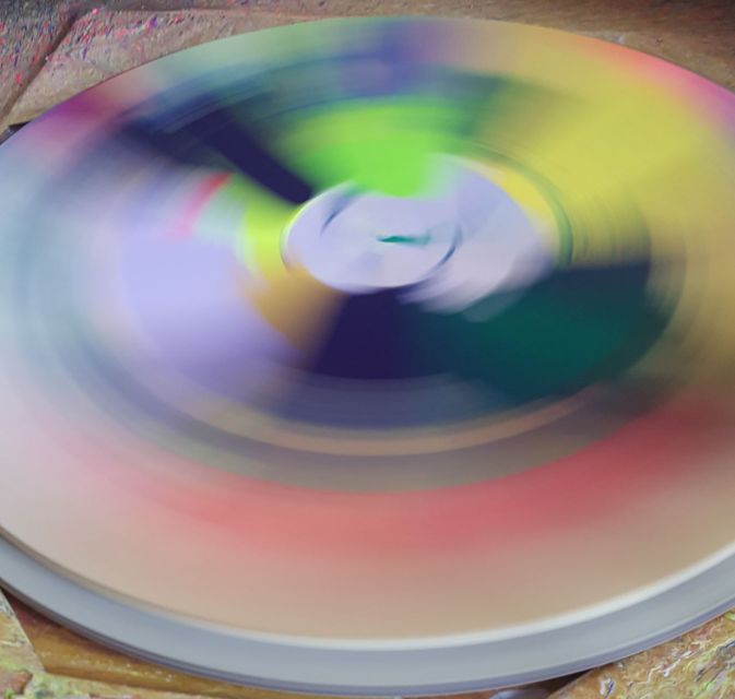 Berlin: Create Your Own Spin Painting at Jans Echternacht - Booking, timing, and cancellation