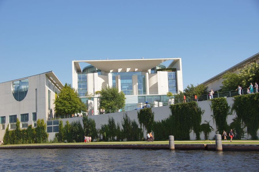 Berlin: Dinner Cruise on the Spree with Prosecco - Key points to know before booking