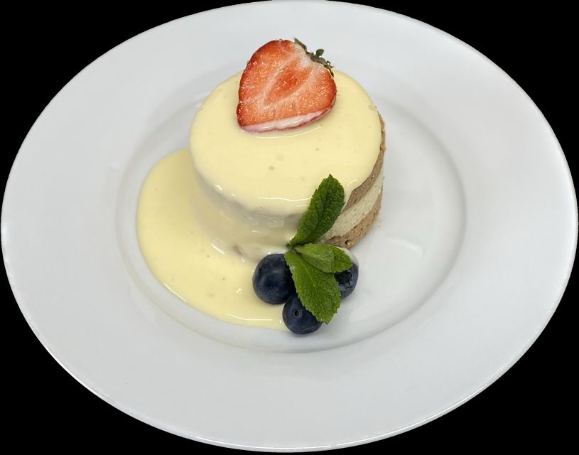 Berlin: Dinner Cruise on the Spree with Prosecco - Sunset, commentary, and the atmosphere onboard