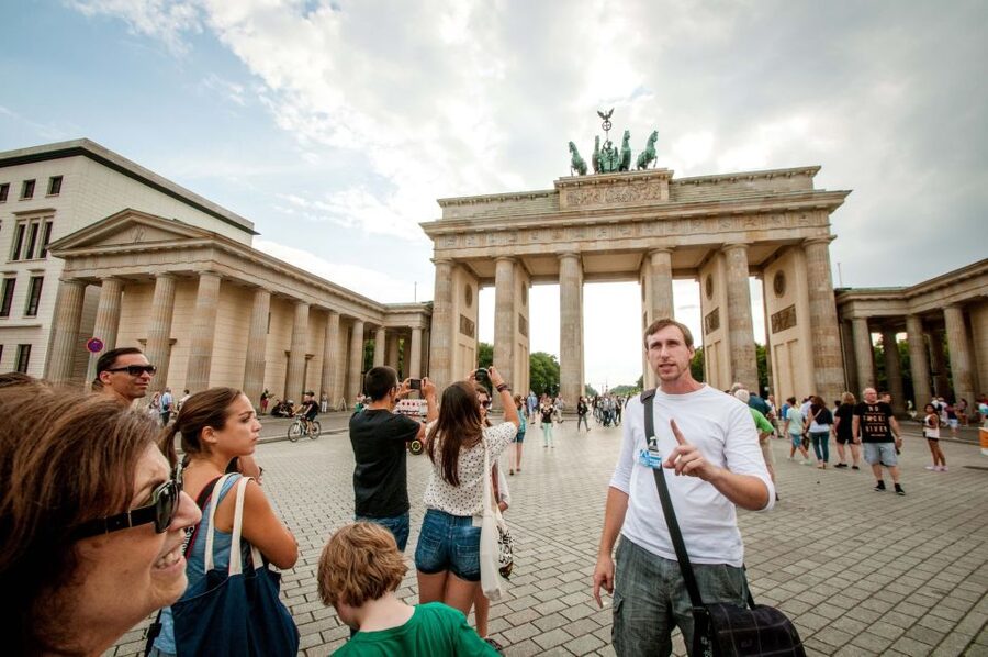 Berlin: Discover Berlin Walking Tour - How the 2-hour and 4-hour options differ
