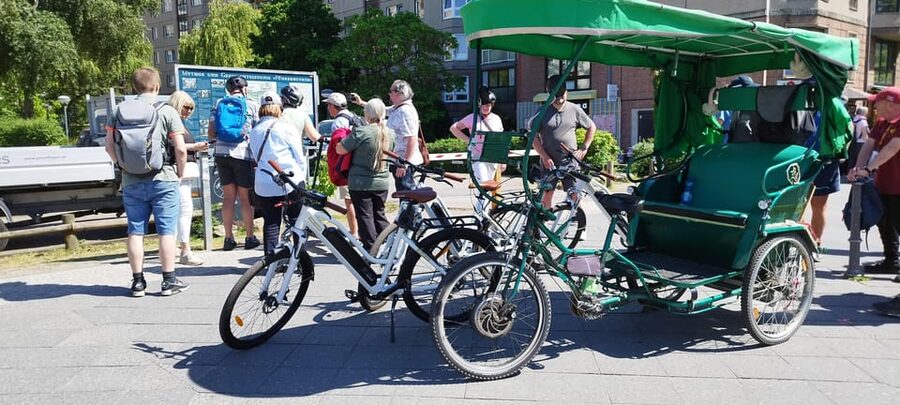 Berlin (E)Bike Tour Historical Highlights in Small groups - Starting at Rosenthaler Platz
