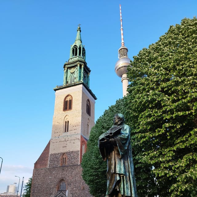 Berlin (E)Bike Tour Historical Highlights in Small groups - Potsdamer Platz and the modern city