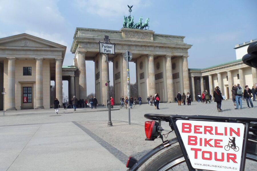 Berlin: E-Bike Tour of the Berlin Wall and Mitte Highlights - Nordbahnhof and the city’s former ghost stations