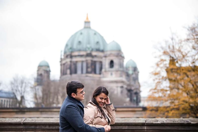 Berlin: Early Morning Private Photoshoot to avoid the Crowd - Timing, clothing, and practical limits