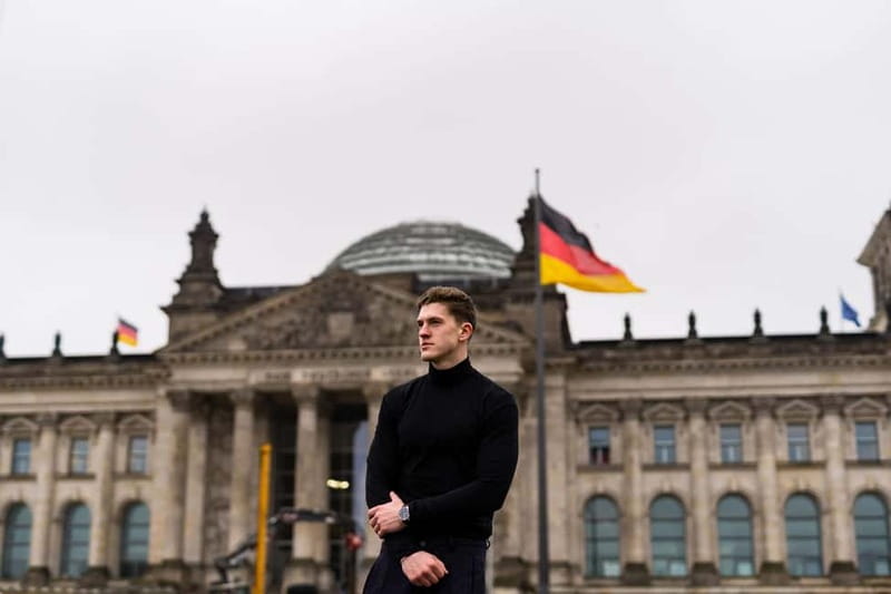 Berlin: Early Morning Private Photoshoot to avoid the Crowd - Cancellation and booking flexibility