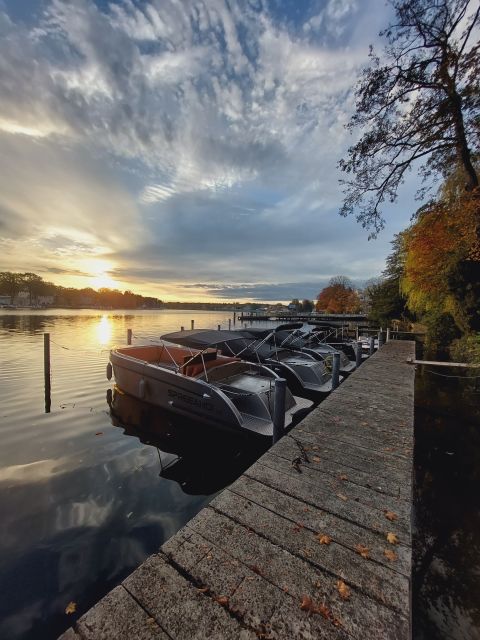Berlin: Electric Boat Rental for self-driving 2 hrs - Is the onboard barbecue worth the extra €29?