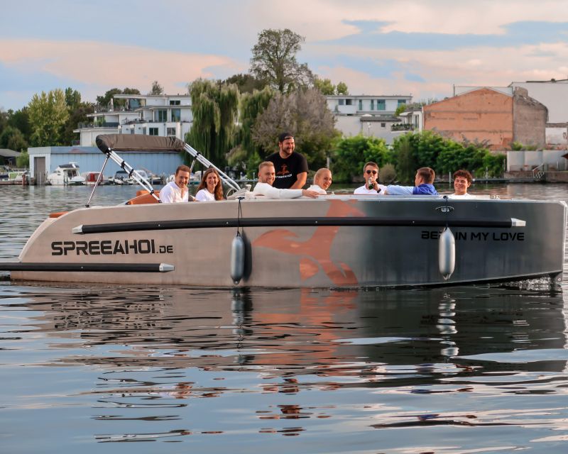Berlin: Electric Boat Rental for self-driving 2 hrs - Who will enjoy this boat rental most