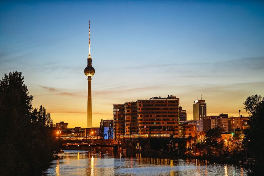 Berlin: Evening City Sightseeing Cruise - Key points to know before you book
