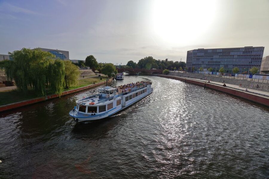 Berlin: Evening City Sightseeing Cruise - A twilight view of Berlin from the River Spree