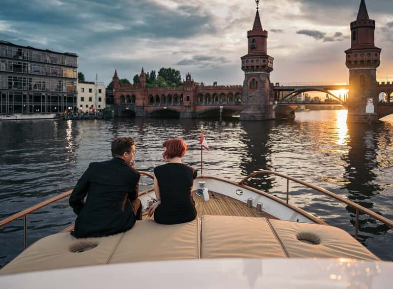 Berlin: Evening Yacht Cruise with Aperitif & Dinner Upgrade - Who will enjoy this Berlin yacht cruise?