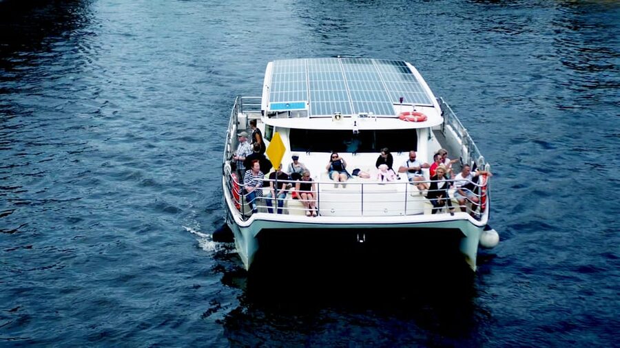 Berlin: Exclusive Boat Tour on a Solar-Powered Catamaran - The Mühlendamm lock is the trip’s most unusual moment