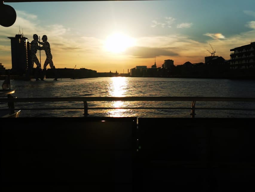 Berlin: Exclusive Boat Tour on a Solar-Powered Catamaran - The Reichstag, Federal Chancellery, and Hauptbahnhof