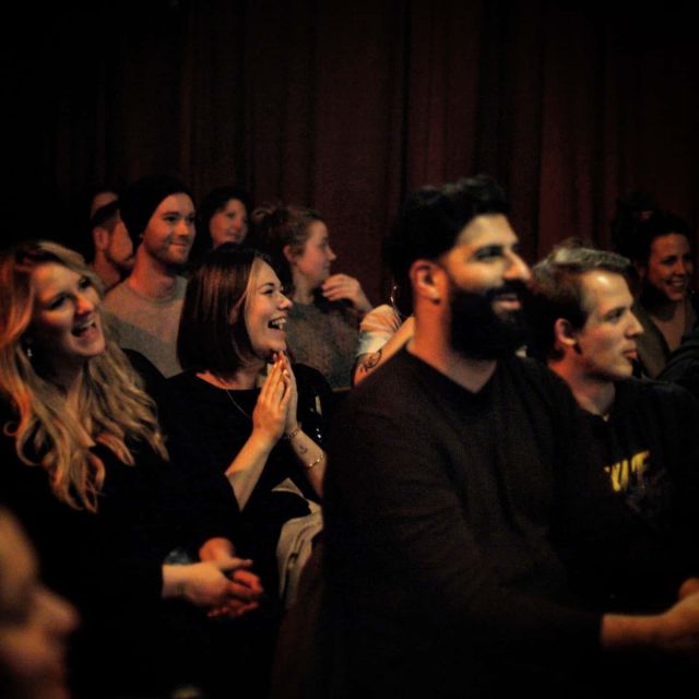 Berlin: Expats in Berlin Comedy Show Ticket - Why solo visitors and new arrivals fit right in