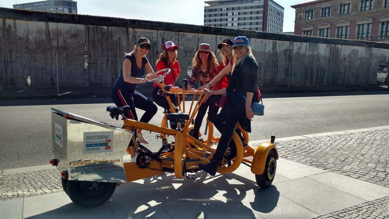 Berlin: Fun Private Guided Sightseeing Tours with Teambikes - Museum Island and Berlin Palace