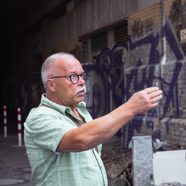 Berlin: GDR witness tour in small group - A Personal Account of Everyday Life in East Germany