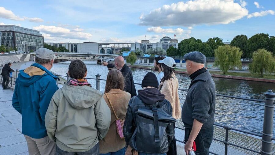 Berlin: Government District around the Reichstag Guided Tour - Reaching the Reichstag without going inside