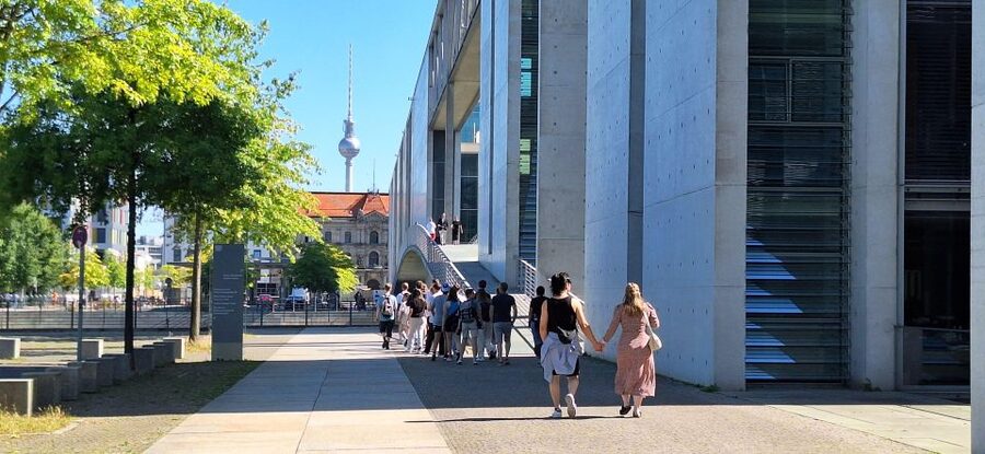 Berlin: Government District Tour and Reichstag Dome Visit - The English option and the dome visit