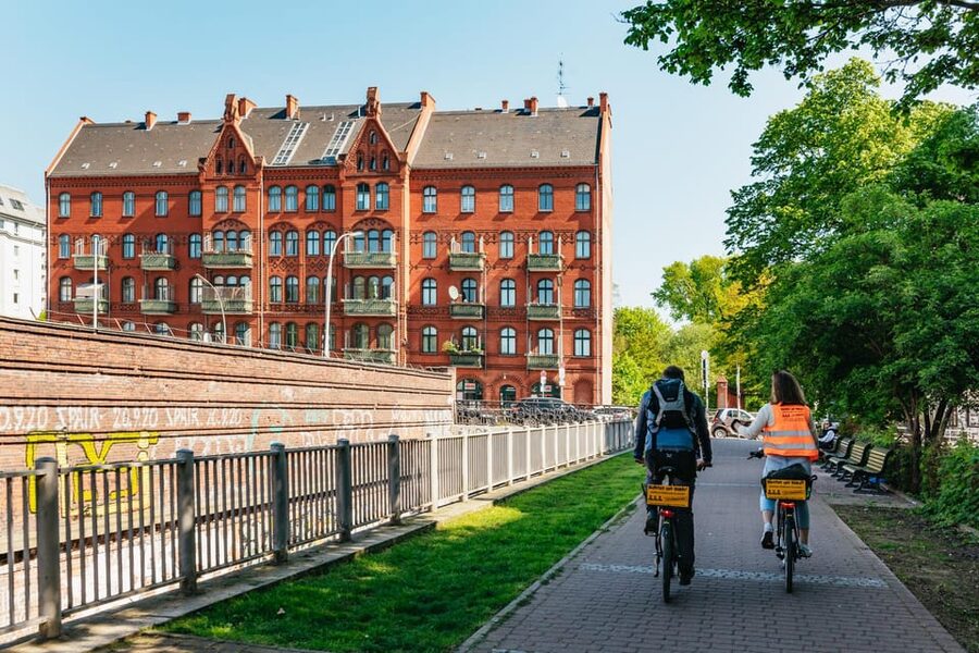 Berlin: Green City Guided Bike Tour - What the guide adds to the ride