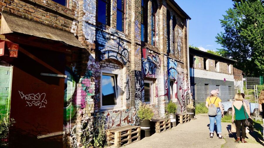 Berlin: Guided Craft Beer & Cultural Tour With Snacks - Why Friedrichshain makes such a good beer tour setting