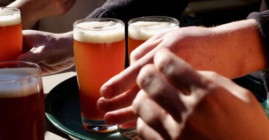 Berlin: Guided Craft Beer & Cultural Tour With Snacks - Three breweries, nine very different pours
