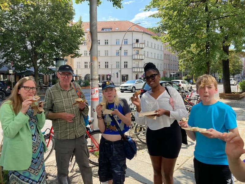 Berlin: Guided Street Food Tour with Tastings - Starting at The Sanctuary bakery on Torstraße