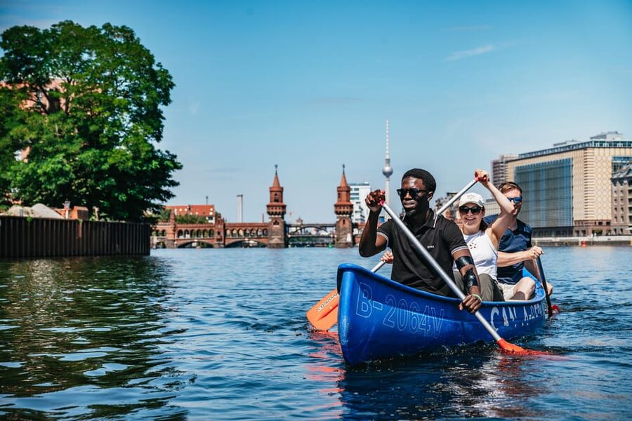 Berlin: Guided Tour by Canoe - Admiralbrücke and the Maybachufer market