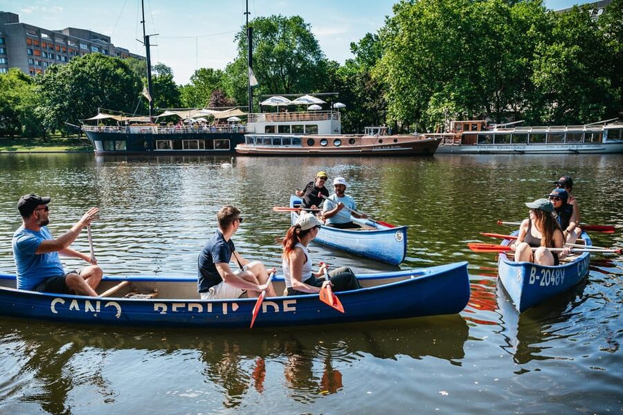 Berlin: Guided Tour by Canoe - Wagenburg Lohmühle and Berlin’s alternative side