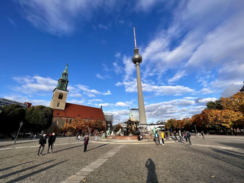 Berlin: Guided Walking Tour in English - Key points to know before booking