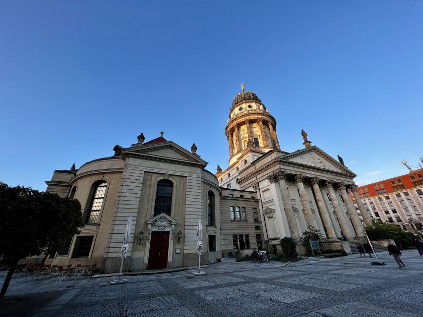 Berlin: Guided Walking Tour in English - Why the English guide matters