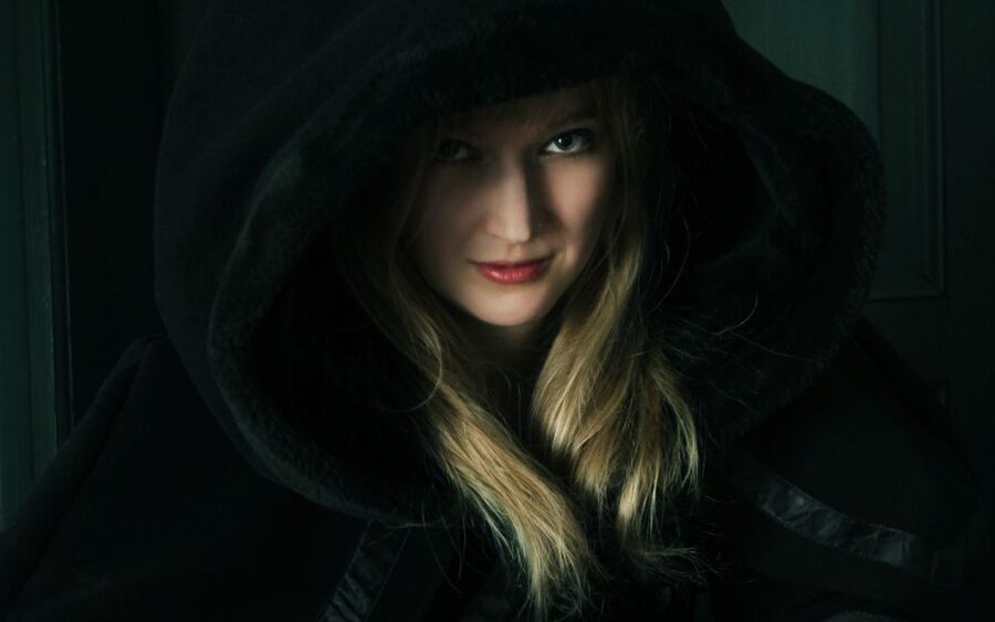 Berlin: Haunted Guided Live Theatre Tour in German - Key points to know before you book
