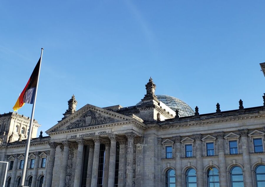 Berlin: Highlights of the City - a Private Bus Tour - Starting with Checkpoint Charlie and the Cold War