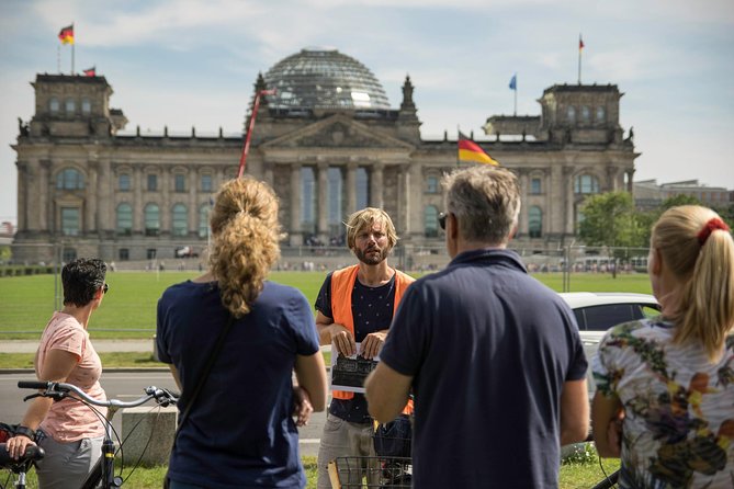 Berlin Highlights Sightseeing Bike Tour in Small Groups - Tiergarten and the Victory Column