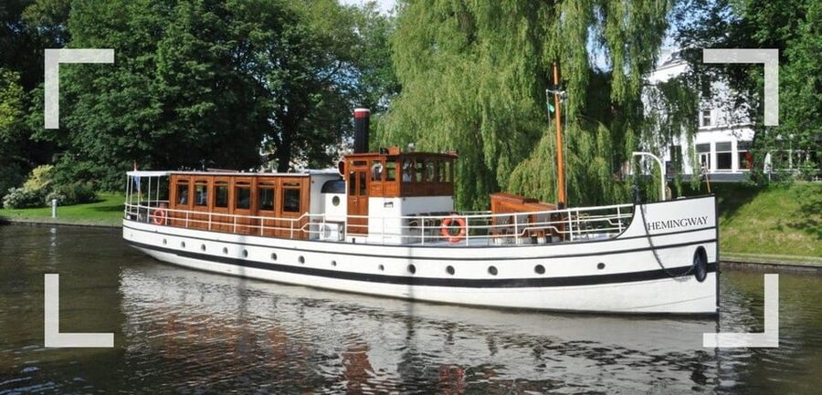 Berlin: Historic Boat Sightseeing City Center Tour - Why the 1908 Hemingway changes the experience