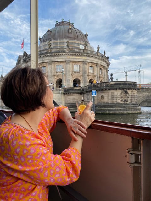 Berlin: Historic Boat Sightseeing City Center Tour - Nikolaiviertel and the Tränenpalast