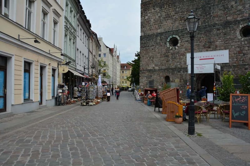 Berlin: Historic Center Walking Tour with a Real Berliner - Along the Spree to Museum Island