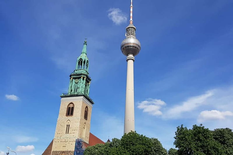 Berlin: Historic Center Walking Tour with a Real Berliner - What the guide adds to the walk