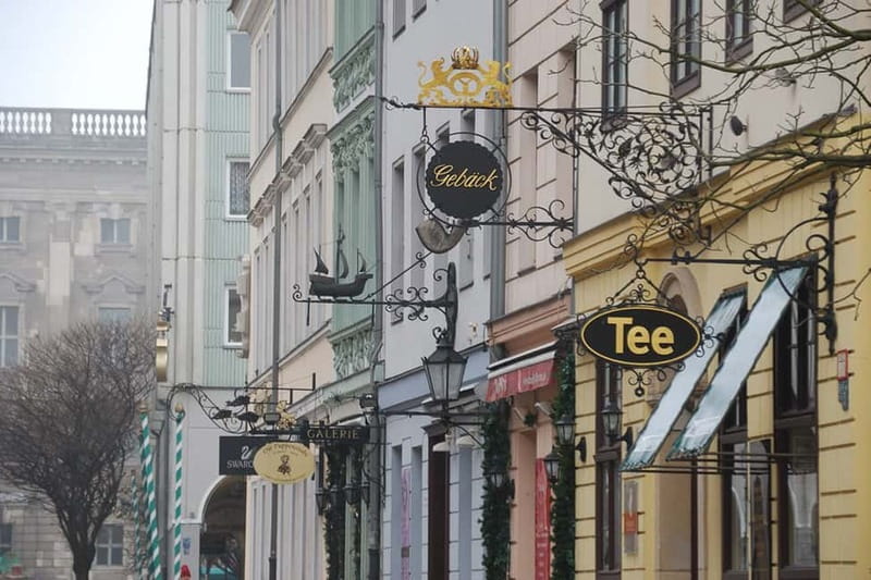 Berlin: Historic Center Walking Tour with a Real Berliner - Starting at St. Nicholas’ Church Museum and Nikolaiviertel